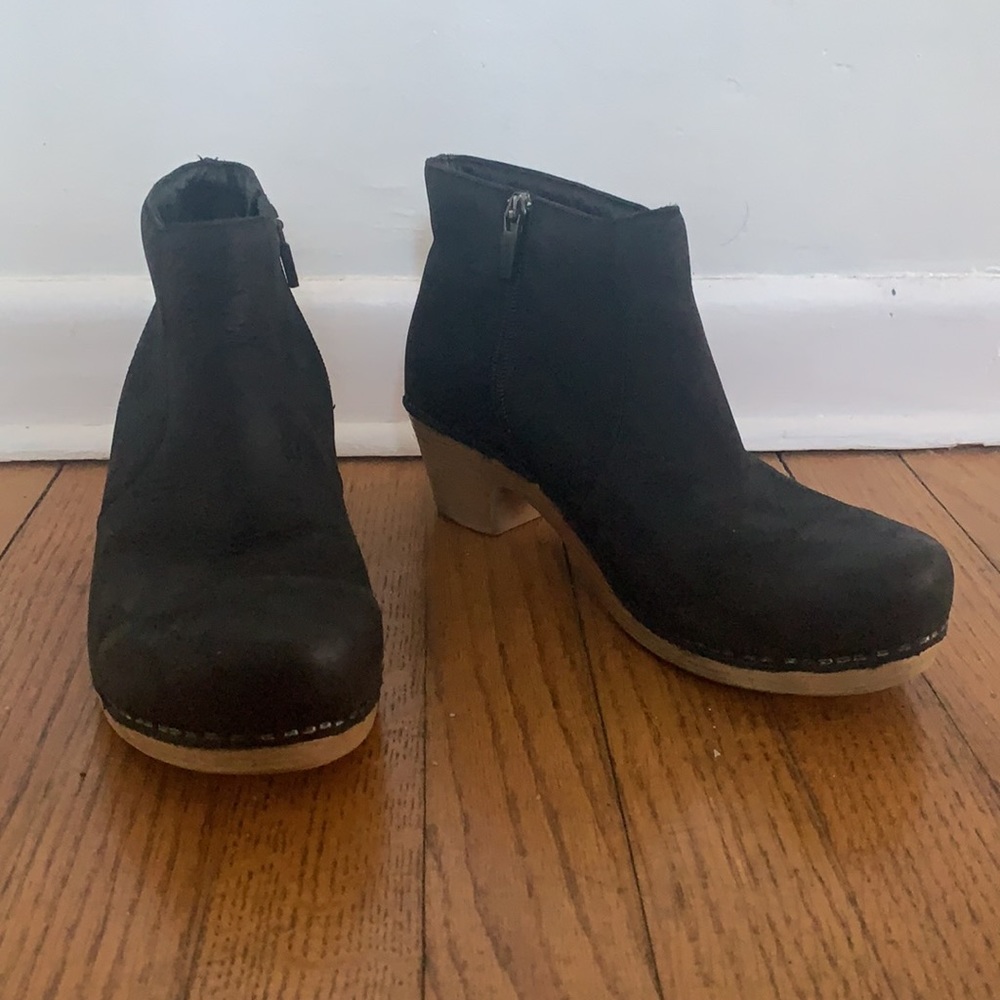 ‼️🖤 DANSKO Maria Booties 🖤‼️